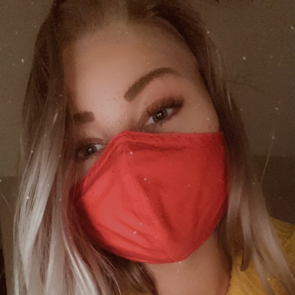 Meet your Posher, Izzy - Picture 3 of 3